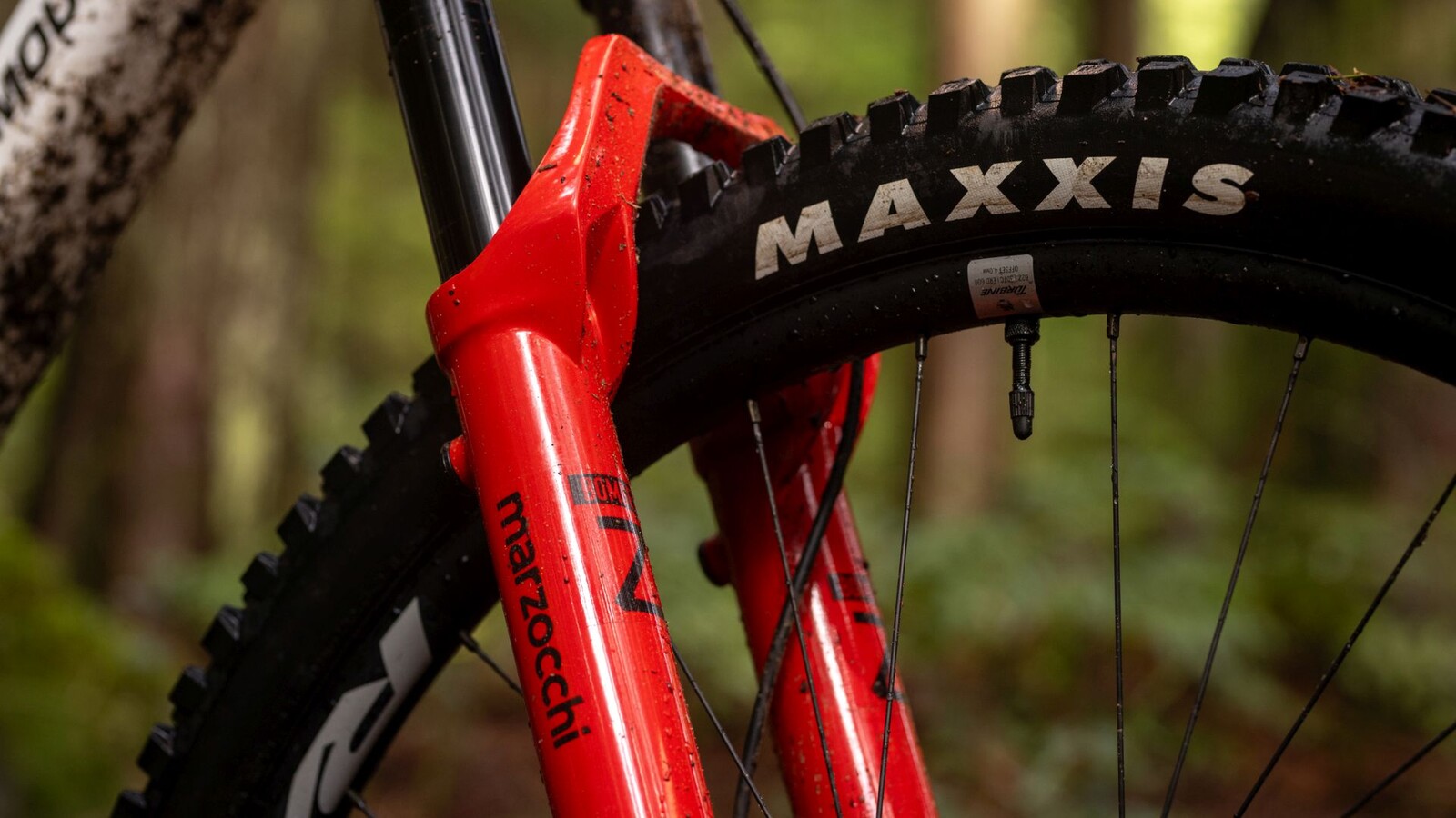 Marzocchi Bomber MTB リアサスペンション Marzocchi Mountain Bike Suspension - Forks and Shocks